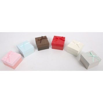 Caja de cart&oacute;n decorativa para regalos 61010508